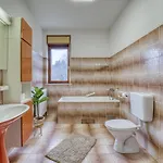 Semesterbostad Maklen By Interhome