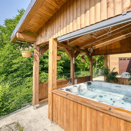 Сasa de vacaciones Maklen By Interhome