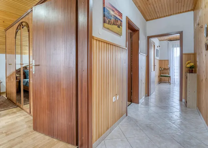 Maklen By Interhome Brod Moravice